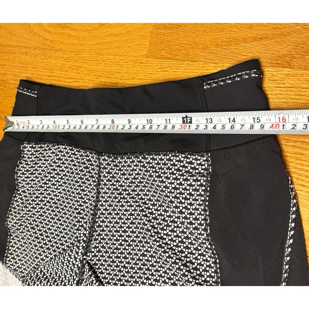 Lululemon Real Quick Short *Perforated 3.5" - Picture 5 of 6